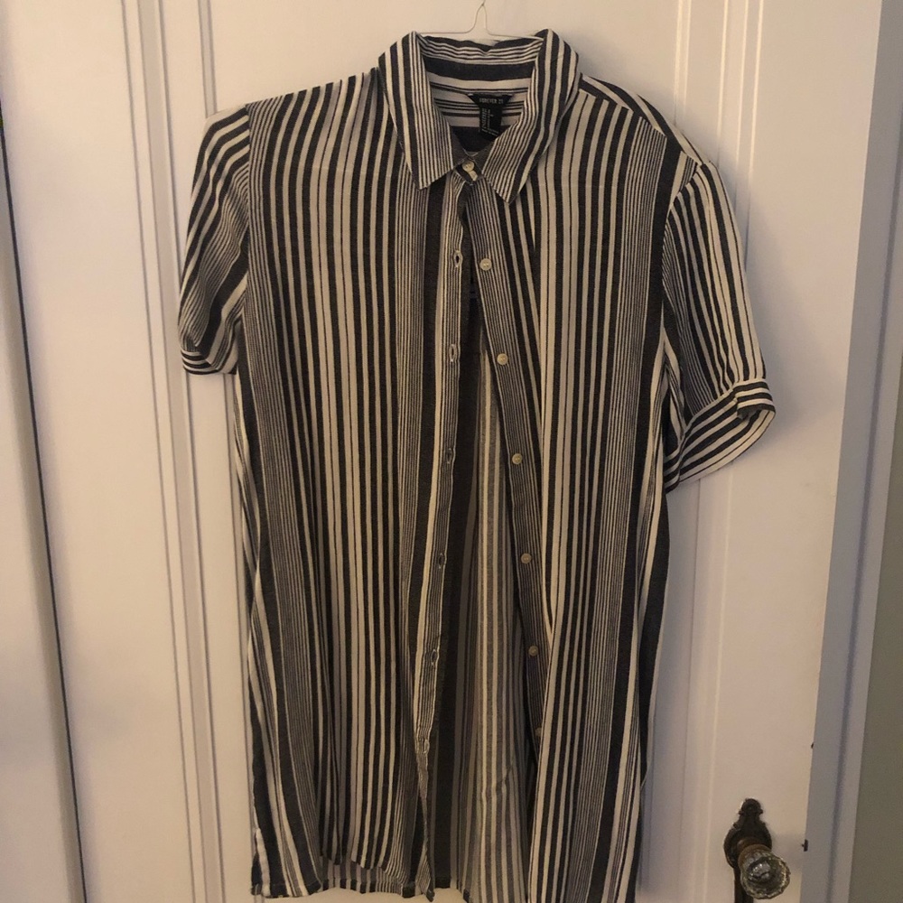 Short sleeve button up blouse NEVER WORN